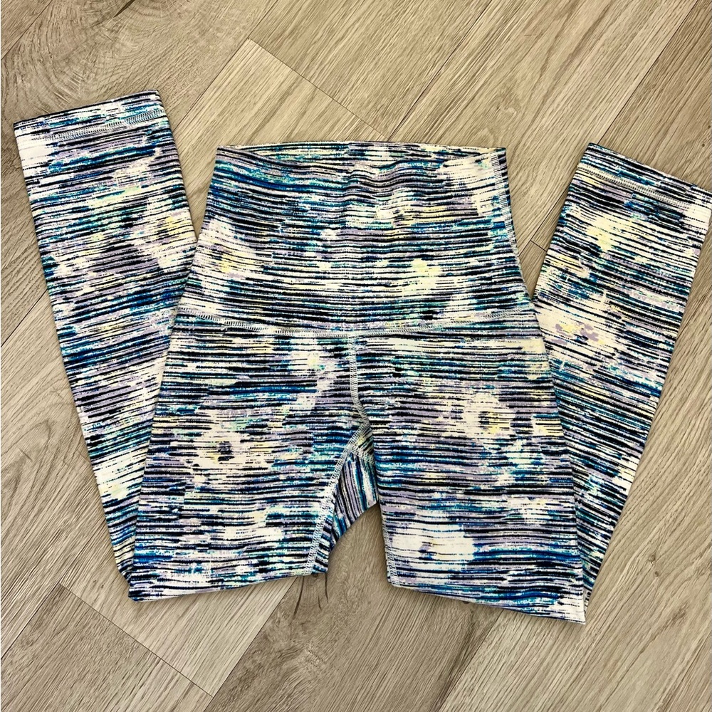 Lululemon High Rise size 2 - Picture 2 of 4